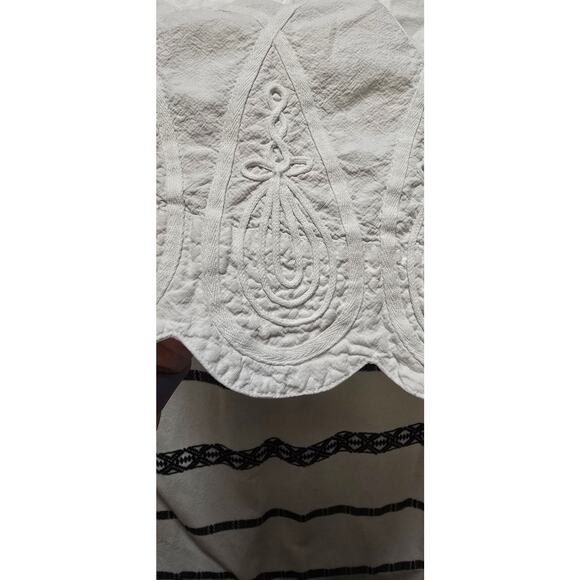 Soft Surroundings beautiful embroidered white V-neck button down shirt large - Picture 14 of 14